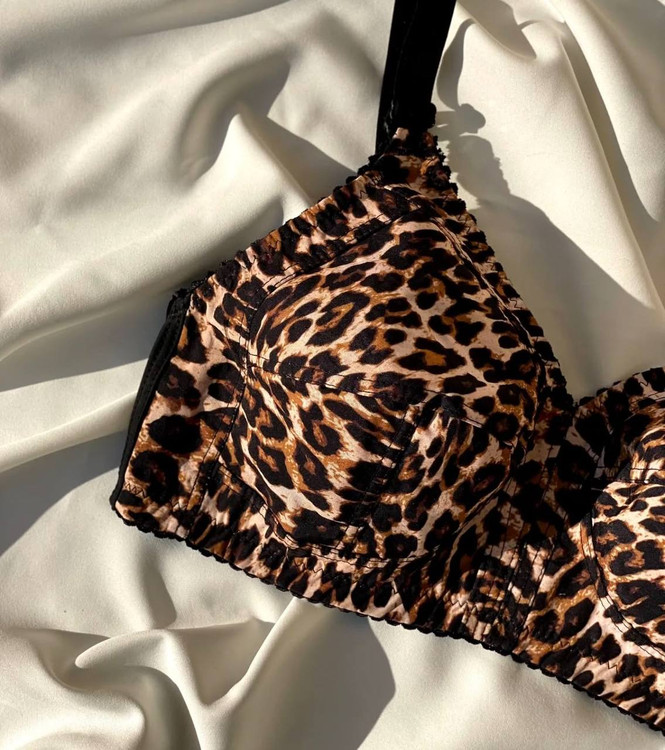 لباس زیرسوتین تک پلنگی بدون فنر سایز بزرگ داخل نخ کتان کش پهن سایز 90,95,100