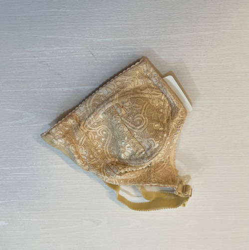 سوتین تک بدون فنر جنس داخل نخ باکیفیت سه قزن دار ۹ رنگ متنوع سایزه ۷۵ تا۹۰